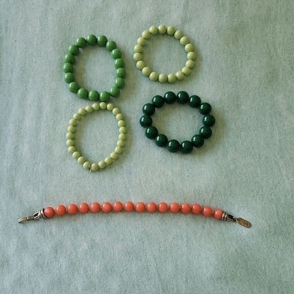 Jewelry Lot Necklaces and Bracelets - Picture 6 of 6